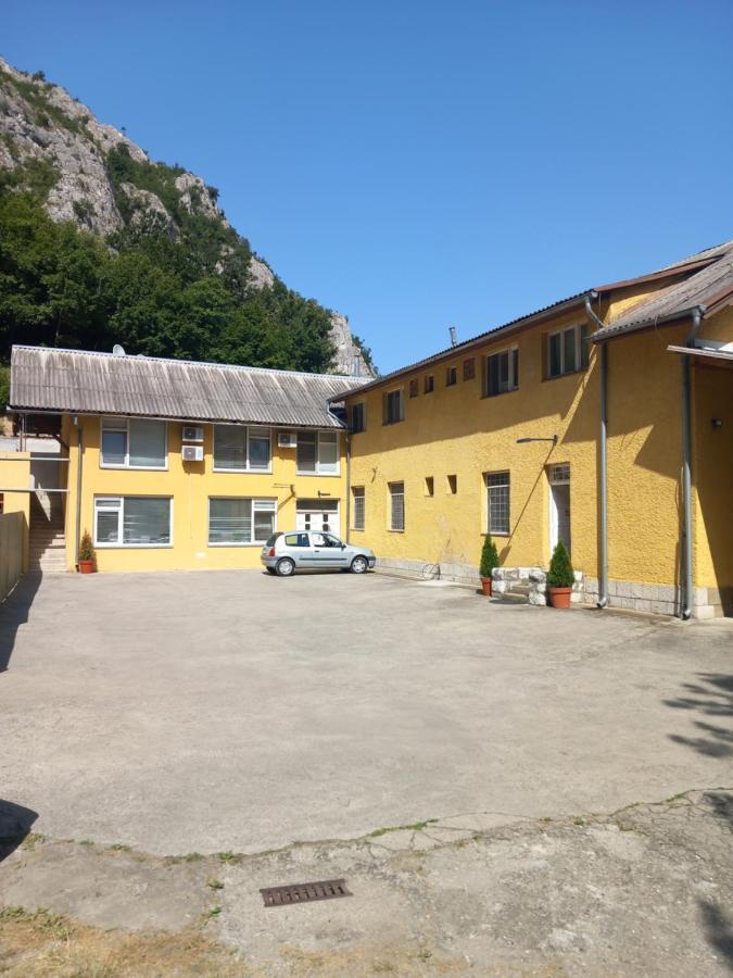 Hostel Dom Plus Ovcar Banja Exterior foto